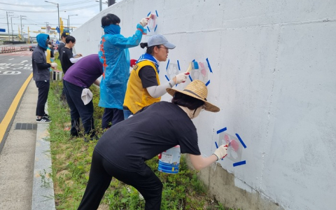 [CSR] ㈜레이언스 “기배동 벽화 그리기 기업사회공헌 활동 펼쳐”